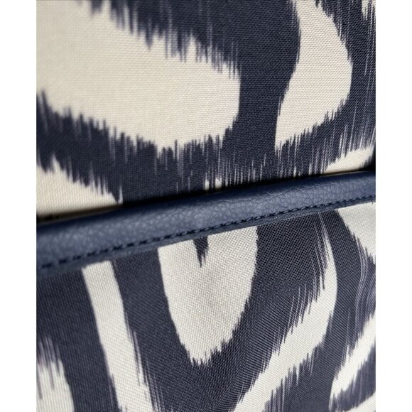Calvin Klein Blue and White Geometric Print Lightweight Zip Synthetic XL Tote - Picture 15 of 16